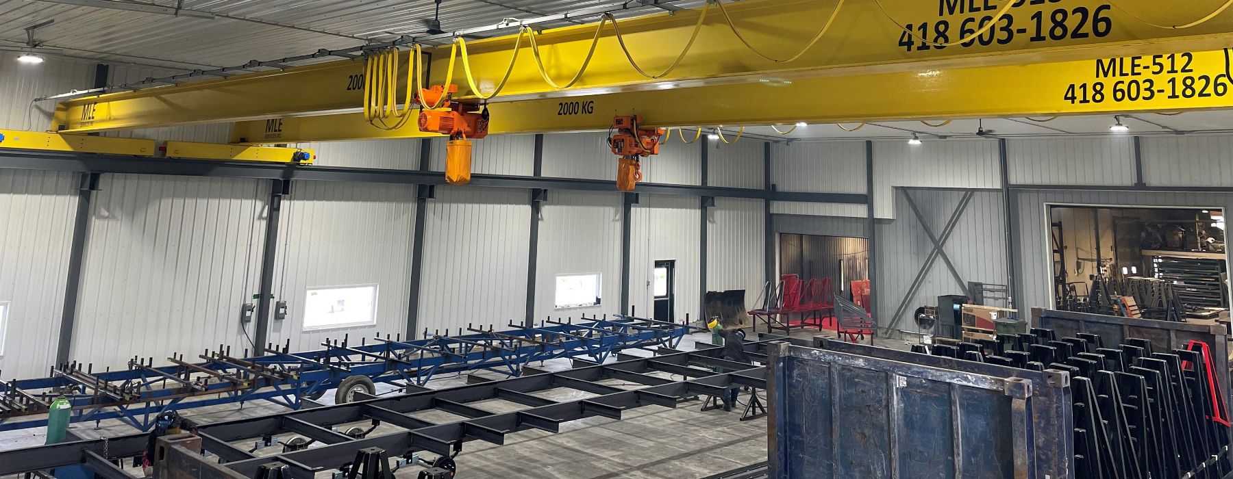 Atelier de fabrication métallique avec pont roulant industriel de 2000 kg à La Guadeloupe